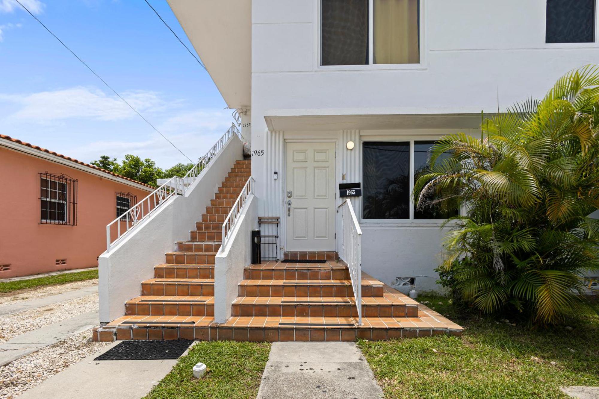Enchanting Airport-Adjacent Apartment Miami Exterior photo